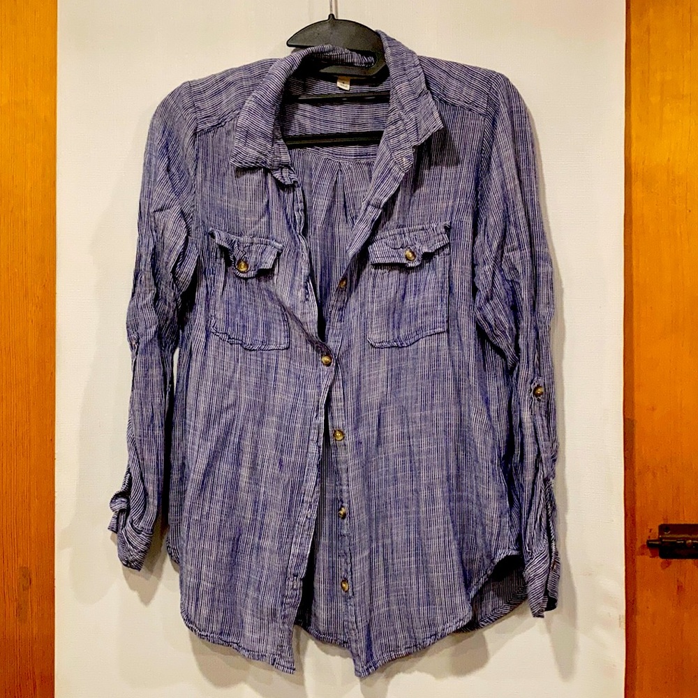 White and dark blue long sleeve button up shirt
